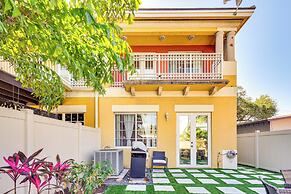 2 Mi to Las Olas: Sleek Townhome w/ Yard & Views!