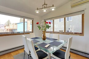 8 Mi to Downtown Seatlle: Pet-friendly Home