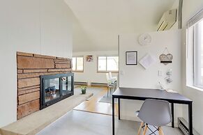 8 Mi to Downtown Seatlle: Pet-friendly Home