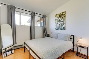 8 Mi to Downtown Seatlle: Pet-friendly Home