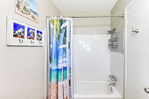 Walk to Beach: Galveston Home w/ Patio & Balcony!