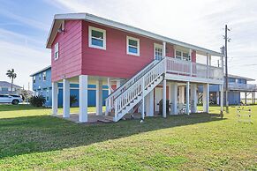 Walk to Beach: Galveston Home w/ Patio & Balcony!