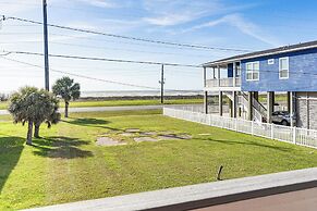 Walk to Beach: Galveston Home w/ Patio & Balcony!