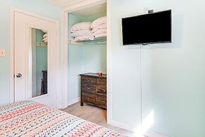 Walk to Beach: Galveston Home w/ Patio & Balcony!