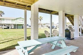 Walk to Beach: Galveston Home w/ Patio & Balcony!