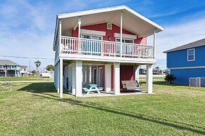 Walk to Beach: Galveston Home w/ Patio & Balcony!