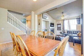 Shared Backyard: Aurora Family Home