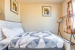 Shared Backyard: Aurora Family Home