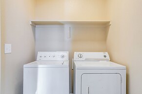 Shared Backyard: Aurora Family Home