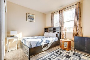 Shared Backyard: Aurora Family Home