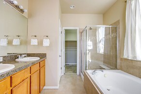 Shared Backyard: Aurora Family Home