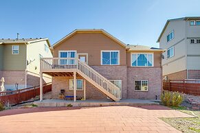 Shared Backyard: Aurora Family Home