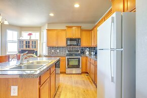 Shared Backyard: Aurora Family Home