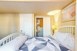 Hike, Explore & More: Aurora Retreat w/ Yard