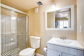 Hike, Explore & More: Aurora Retreat w/ Yard