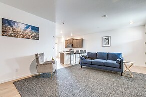 17 Mi to Denver Zoo: Family-friendly Aurora Home