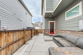 17 Mi to Denver Zoo: Family-friendly Aurora Home
