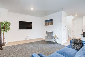 17 Mi to Denver Zoo: Family-friendly Aurora Home