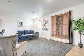 17 Mi to Denver Zoo: Family-friendly Aurora Home