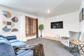 17 Mi to Denver Zoo: Family-friendly Aurora Home