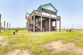 Canal-front Coastal Getaway in Gilchrist w/ Deck