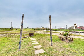 Canal-front Coastal Getaway in Gilchrist w/ Deck