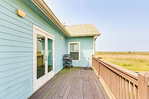 Canal-front Coastal Getaway in Gilchrist w/ Deck