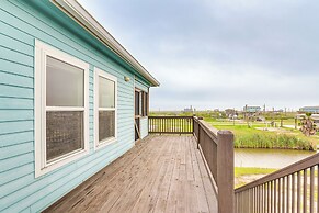 Canal-front Coastal Getaway in Gilchrist w/ Deck