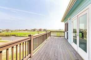 Canal-front Coastal Getaway in Gilchrist w/ Deck