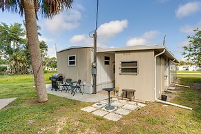 5 Mi to Dtwn Punta Gorda: Home w/ Large Yard!