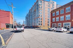 Luxe High-rise 2 Mi to Dtwn Cleveland: WFH Ready!