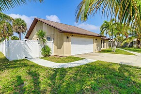 1 Mi to Dtwn Stuart: Bright Home w/ Pool & Spa!
