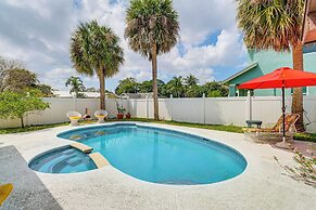 1 Mi to Dtwn Stuart: Bright Home w/ Pool & Spa!