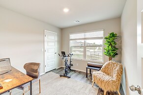 14 Mi to Tulsa: Home w/ Patio in Broken Arrow