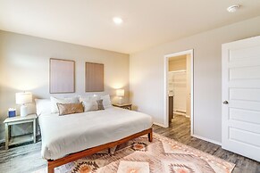 14 Mi to Tulsa: Home w/ Patio in Broken Arrow