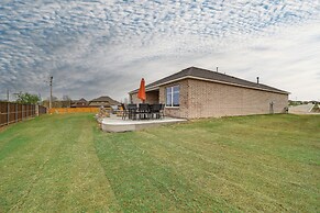 14 Mi to Tulsa: Home w/ Patio in Broken Arrow