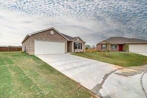 14 Mi to Tulsa: Home w/ Patio in Broken Arrow