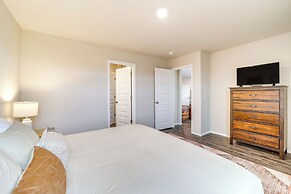 14 Mi to Tulsa: Home w/ Patio in Broken Arrow