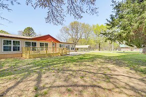 Walk to Beach: Eufaula Home w/ Outdoor Seating!