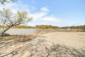 Walk to Beach: Eufaula Home w/ Outdoor Seating!