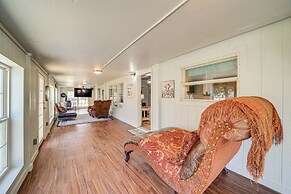 Walk to Beach: Eufaula Home w/ Outdoor Seating!