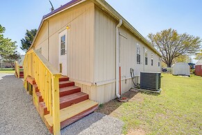 Walk to Beach: Eufaula Home w/ Outdoor Seating!