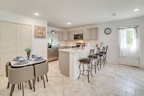 Walk to Cedar Creek Reservoir: Gem w/ Fenced Yard