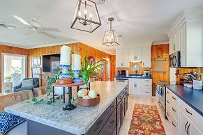 Hot Tub & Dock: Riverfront Cottage in Deltaville