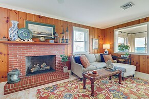 Hot Tub & Dock: Riverfront Cottage in Deltaville