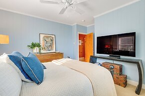 Hot Tub & Dock: Riverfront Cottage in Deltaville