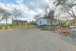 Hot Tub & Dock: Riverfront Cottage in Deltaville