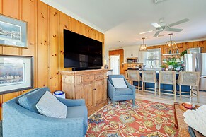 Hot Tub & Dock: Riverfront Cottage in Deltaville