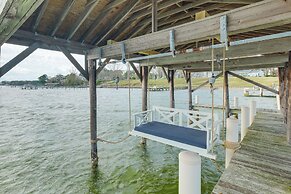 Hot Tub & Dock: Riverfront Cottage in Deltaville