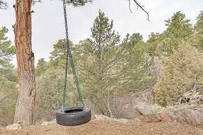 18 Mi to Royal Gorge: Peaceful Mtn Cabin w/ Porch!